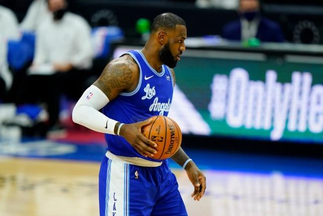 76人如何积累夺冠基因？波普、詹姆斯与布朗的冠军智慧助阵